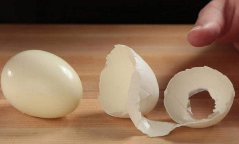 Clever Hack for Perfectly Peeled Eggs